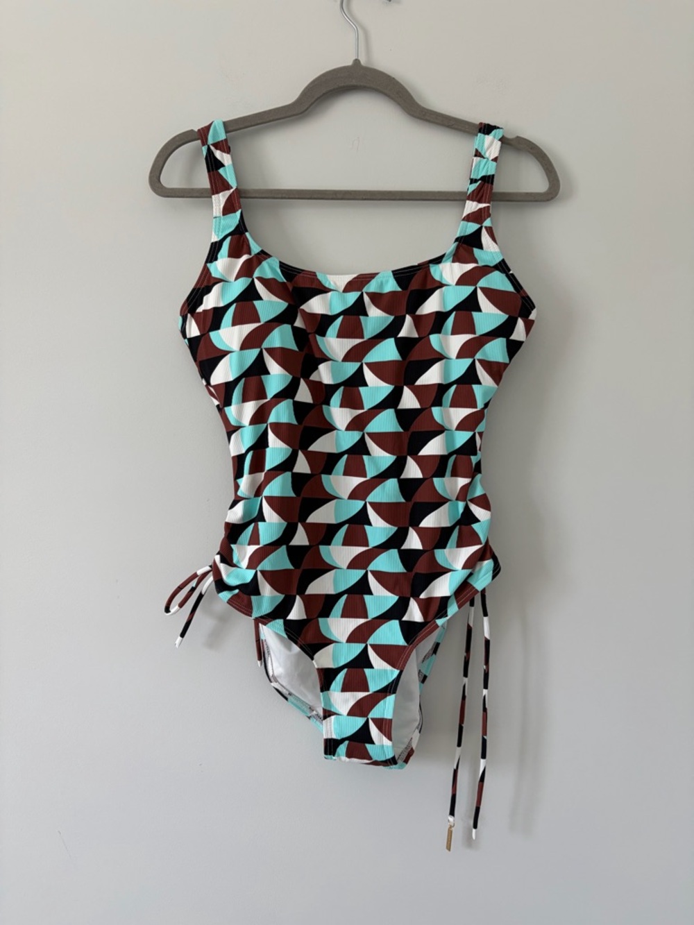 Vince Camuto Scoop Back One Piece Swimsuit Raindrop Geo White Blue Brown 12 NWOT